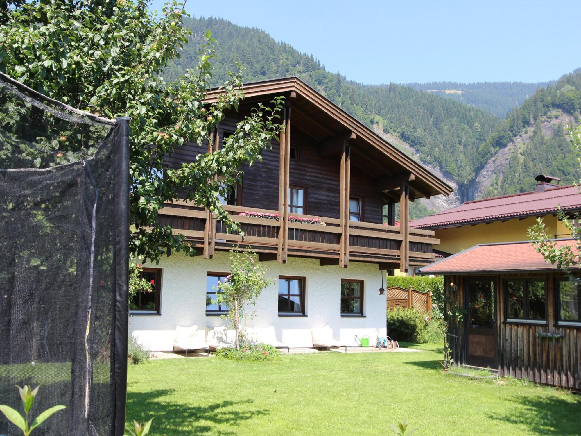 Quaint Mansion Near Ski Bus In Goldegg Exterior photo